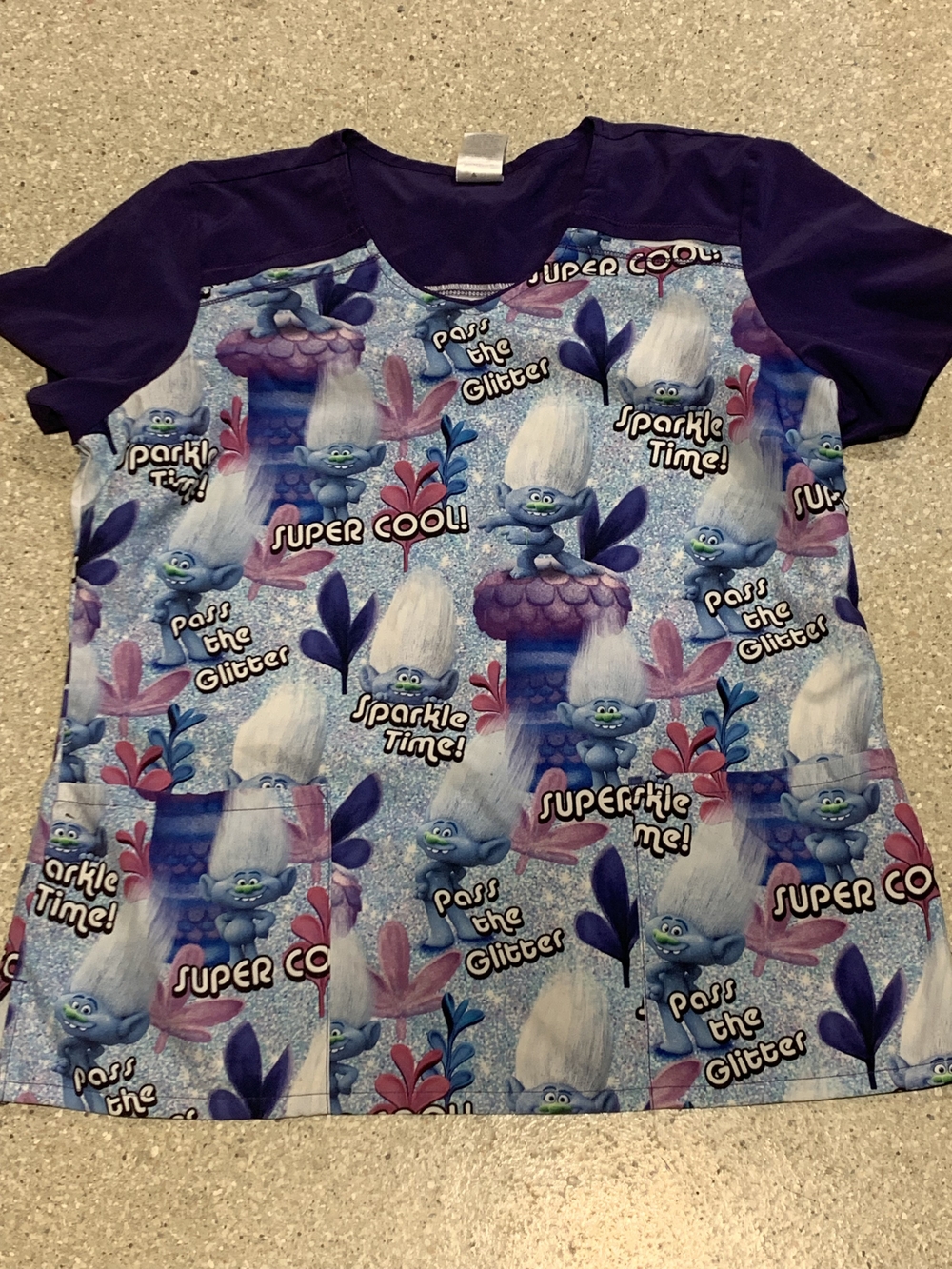 #692 DreamWorks Trolls Graphic Scrubs Top Purple & Blue